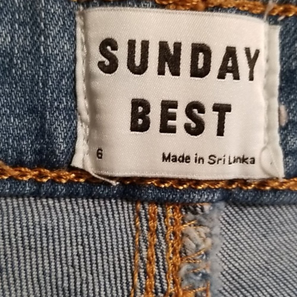 Aritzia Sunday Best Bum Hugging Short Shorts - Picture 6 of 9